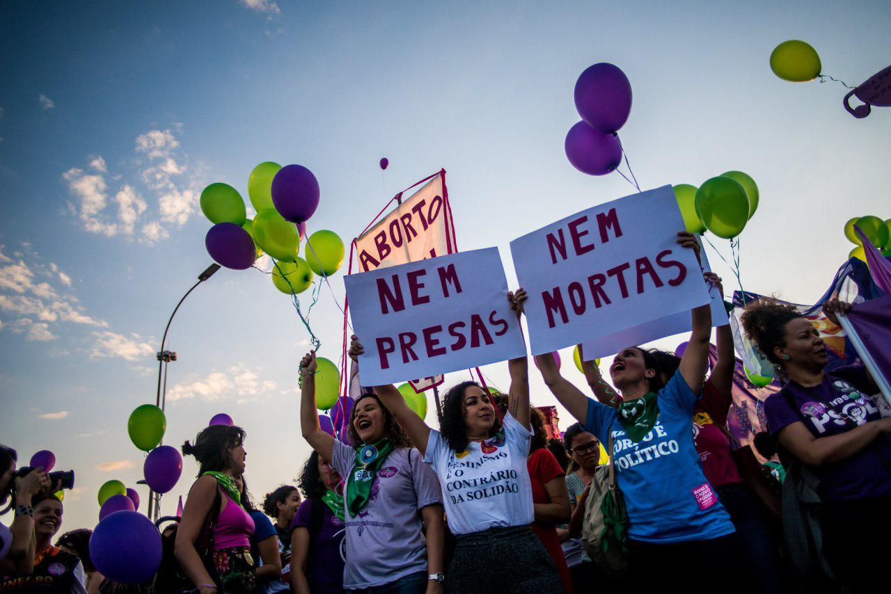Meninas vítimas de estupro recorrem a outros estados após serviço de aborto ser suspenso em SP