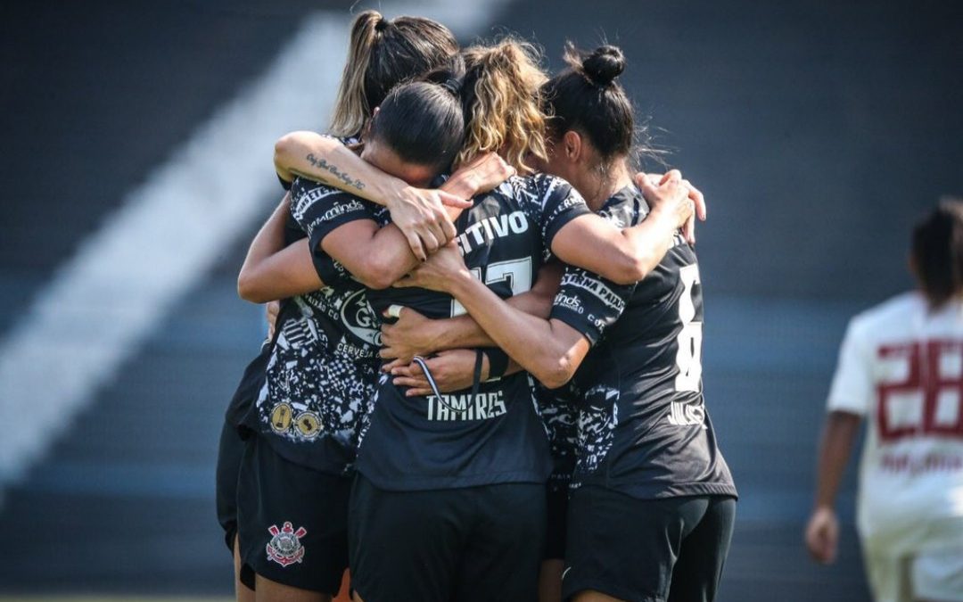 Corinthians vence Flamengo e está na final do Brasileirão