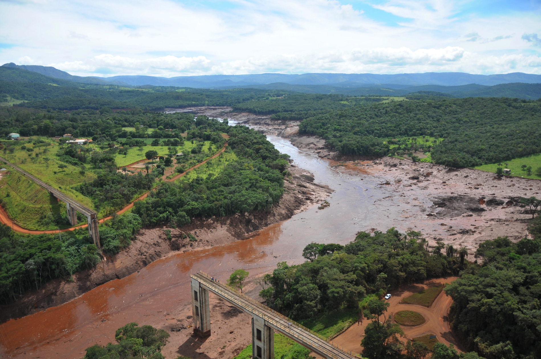 Crise ambiental persiste às margens do Rio Paraopeba, 5 anos após o colapso em Brumadinho