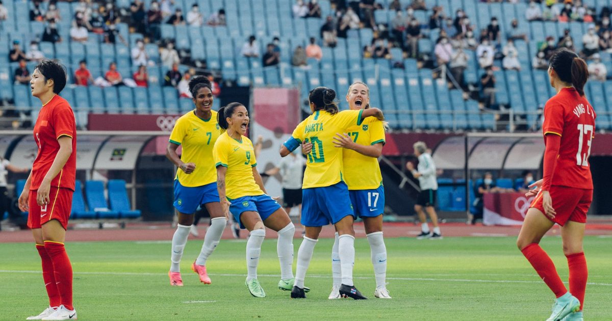 Futebol feminino no Brasil – Wikipédia, a enciclopédia livre