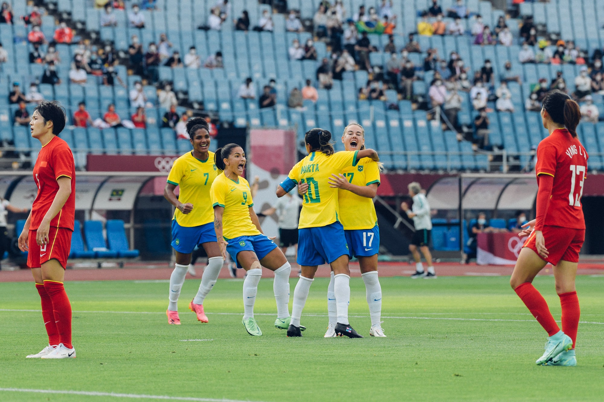 A primeira grande geração do futebol feminino brasileiro faz sua última dança