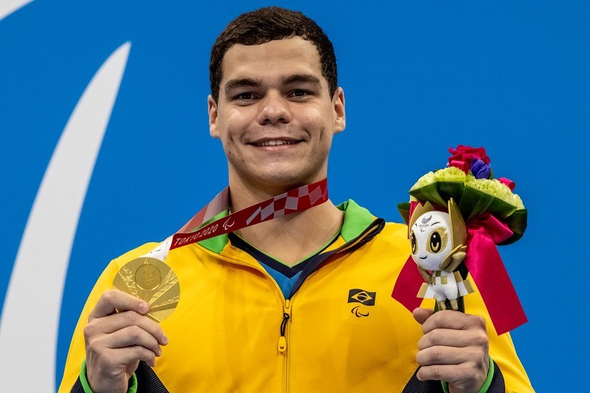 Conheça Gabriel Bandeira: o menino de ouro da natação paralímpica brasileira