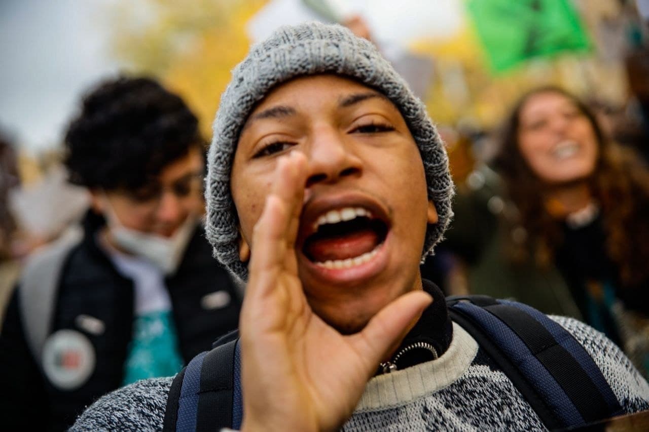 Jovens erguem suas vozes para cobrar ação imediata de lideranças da COP26
