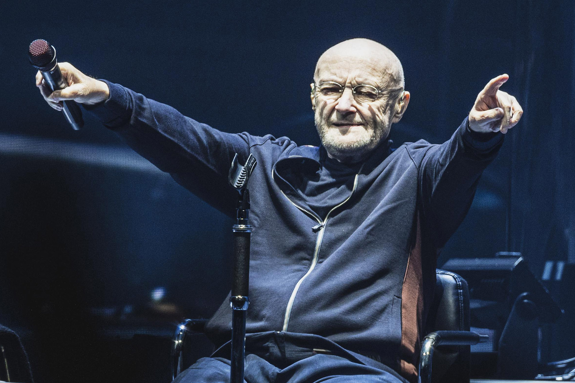 Phil Collins se despede emocionado em último show da carreira Mídia NINJA