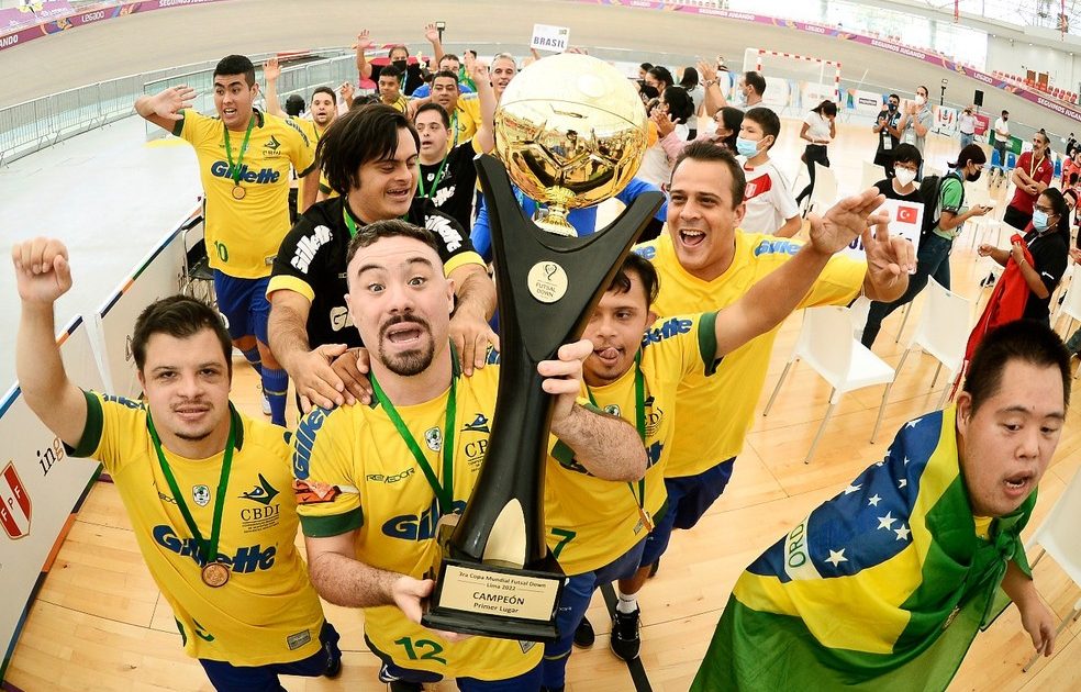 Futsal Down - Brasil bate a Argentina e é campeão mundial - Jornal Tribuna  Ribeirão