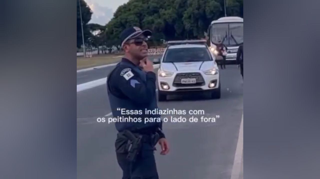 Essas indiazinhas com peitinhos do lado de fora