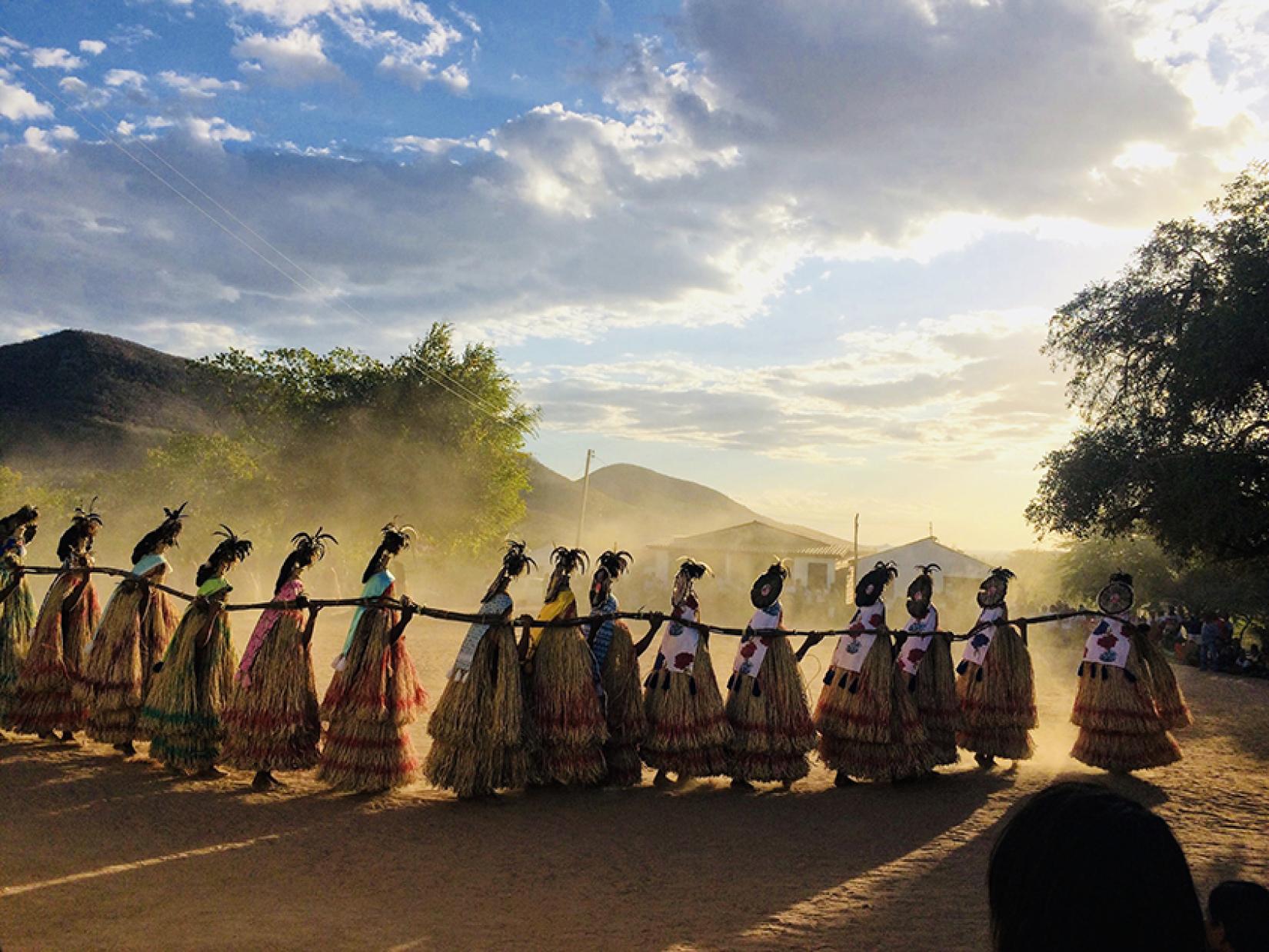 Indígena brasileiro vence concurso mundial de fotografia sobre crise climática