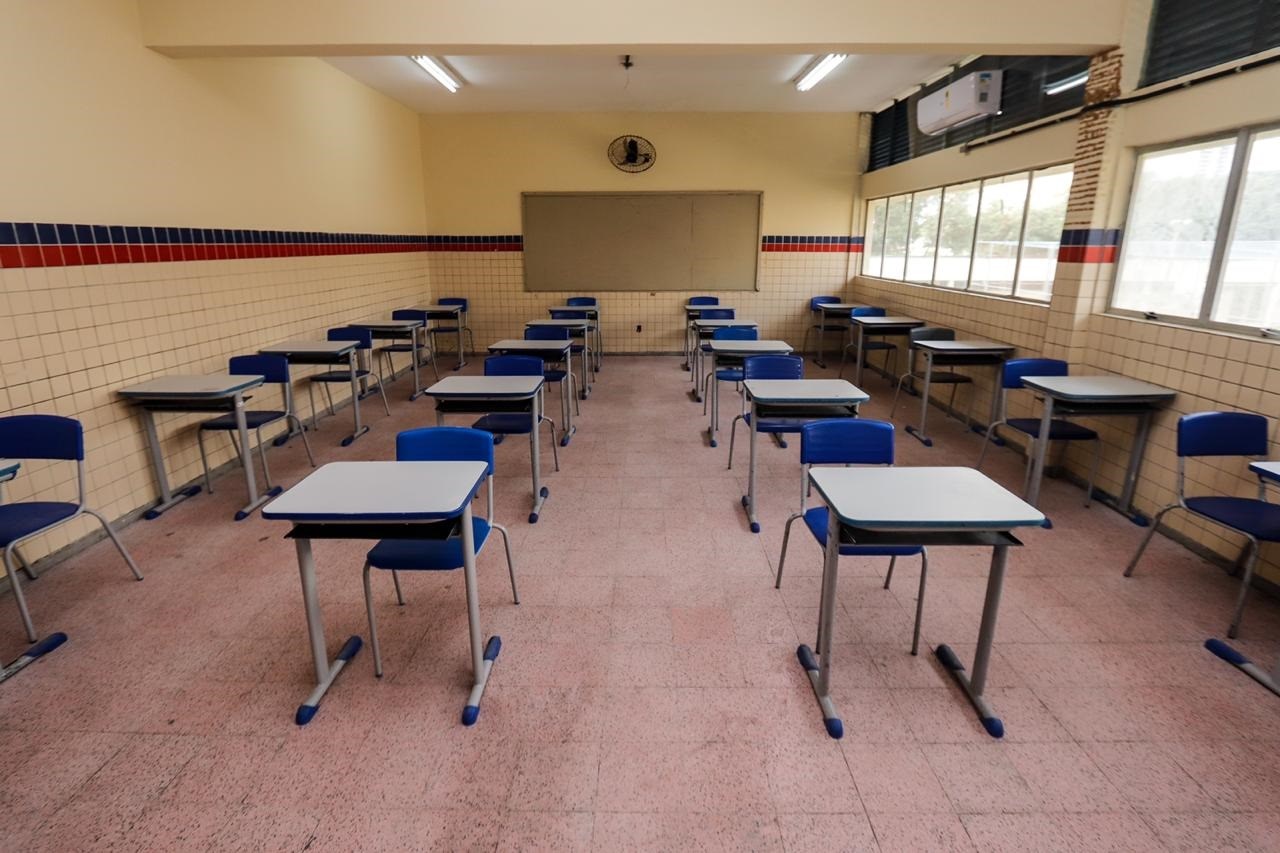 Mídia NINJA on X: Mais duas escolas ocupadas em São José dos