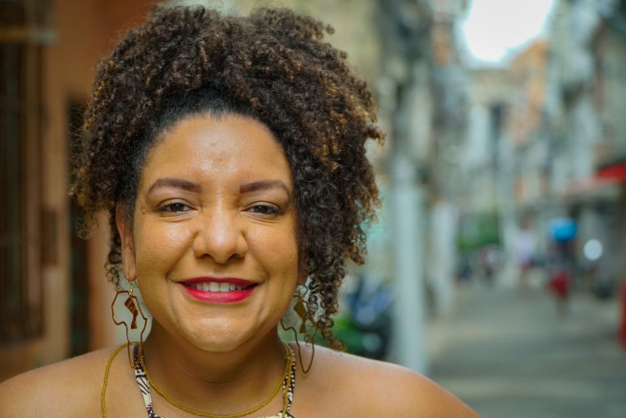 Mulher negra na defesa dos Direitos Humanos, Renata Souza quer levar adiante o legado de Marielle Franco