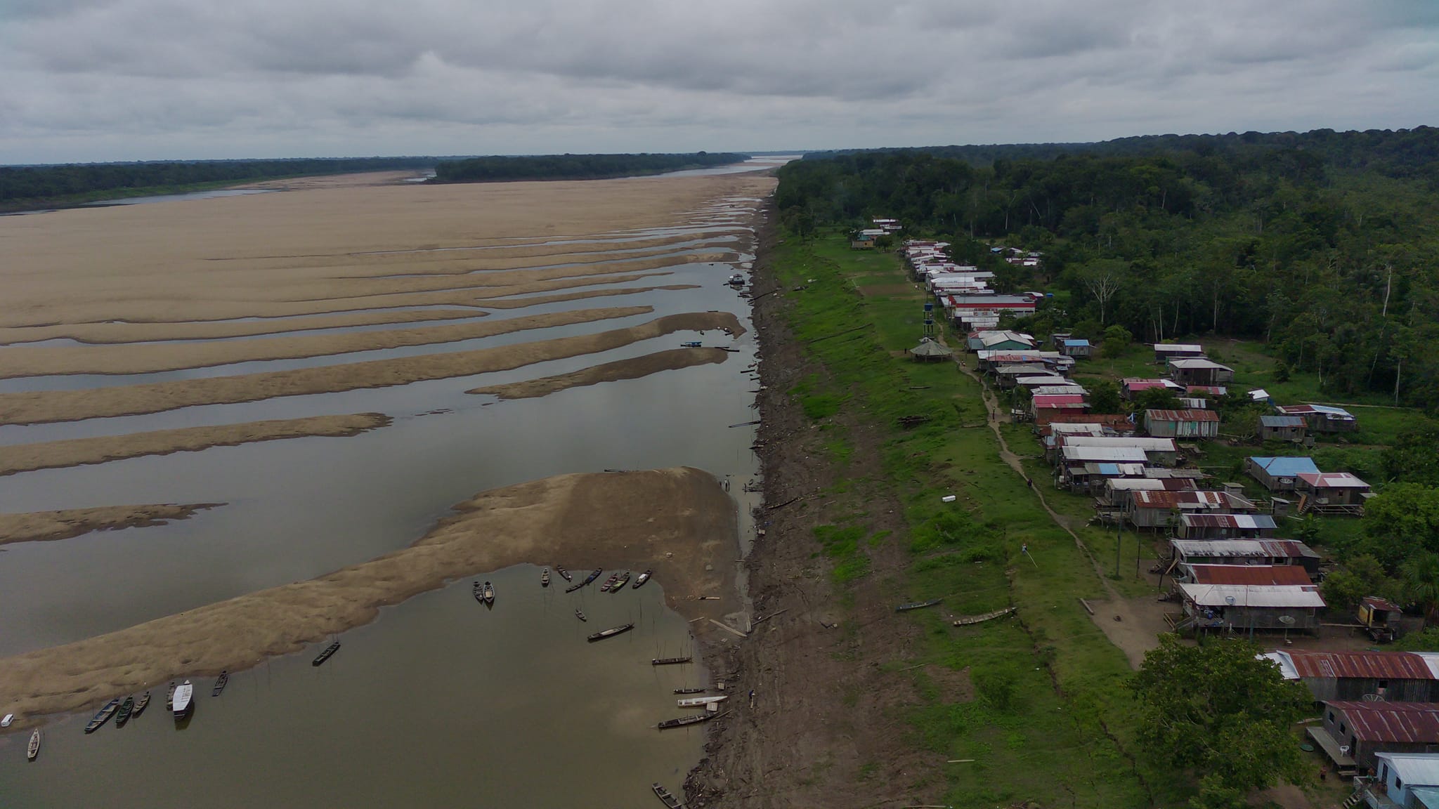 Seca no Amazonas deixa comunidades sem água potável e faz subir preços de alimentos