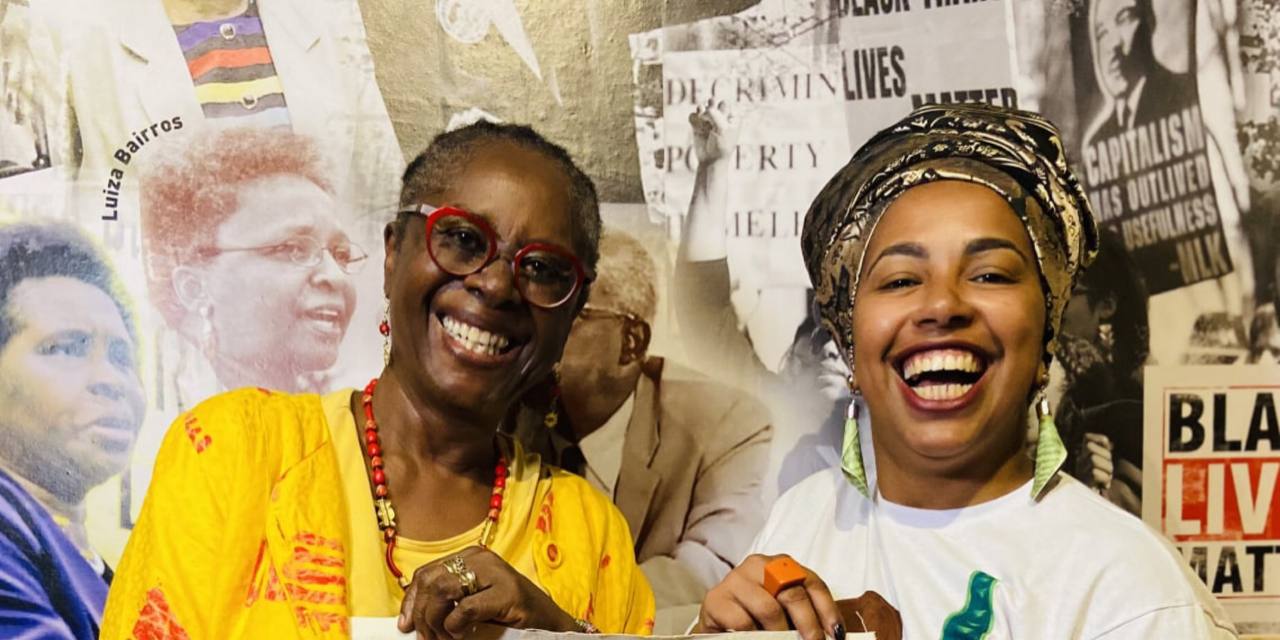 Embaixadora de Gana, Abena Busia, participa de lançamento de livro no Rio