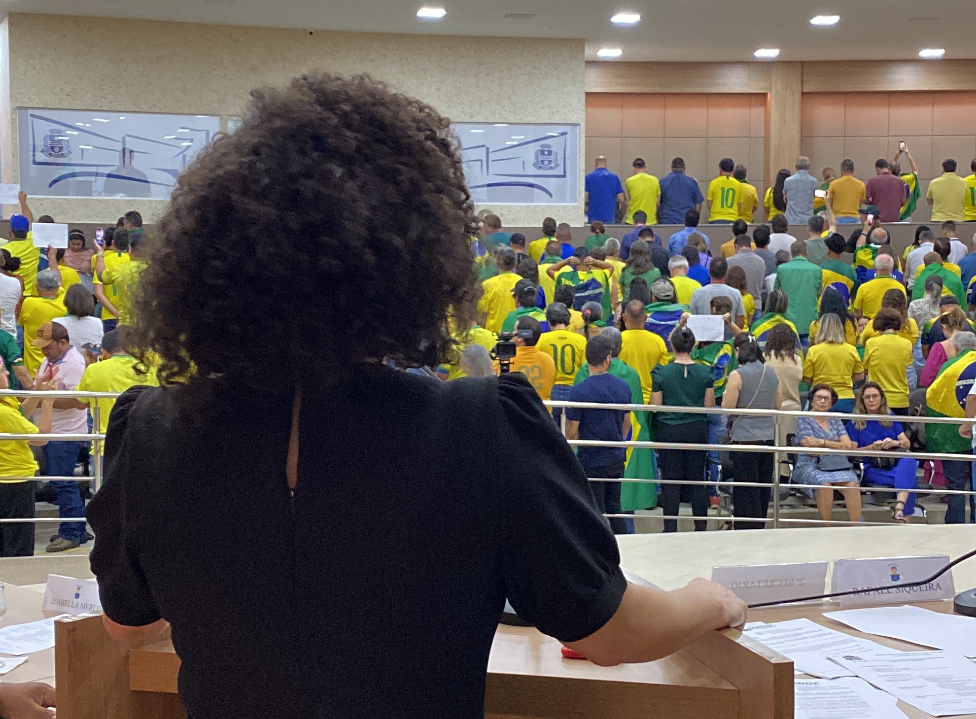 Motivados por fake news, bolsonaristas atacam vereadora em Mato Grosso