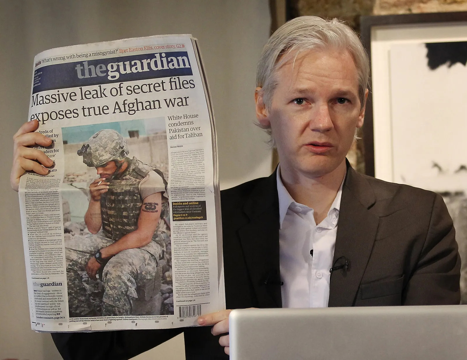 Justiça britânica aceita recurso de Julian Assange e decisão sobre extradição para os EUA é adiada