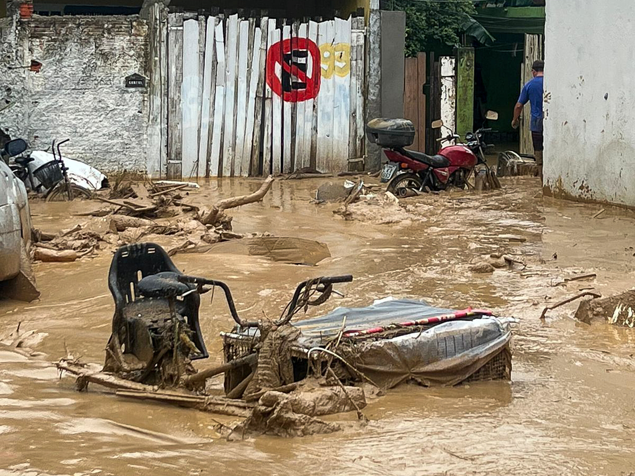 Chuvas e deslizamentos no litoral norte de São Paulo causam 36 mortes