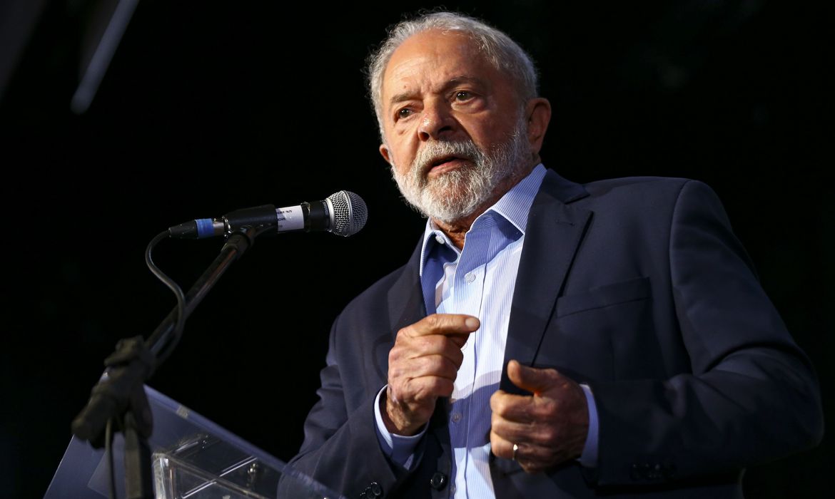Lula pede que plataformas sociais defendam a democracia
