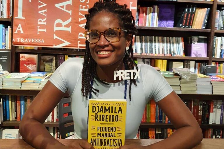 Ao manter livro de Djamila Ribeiro no currículo, colégio do RJ dá recado contra o racismo