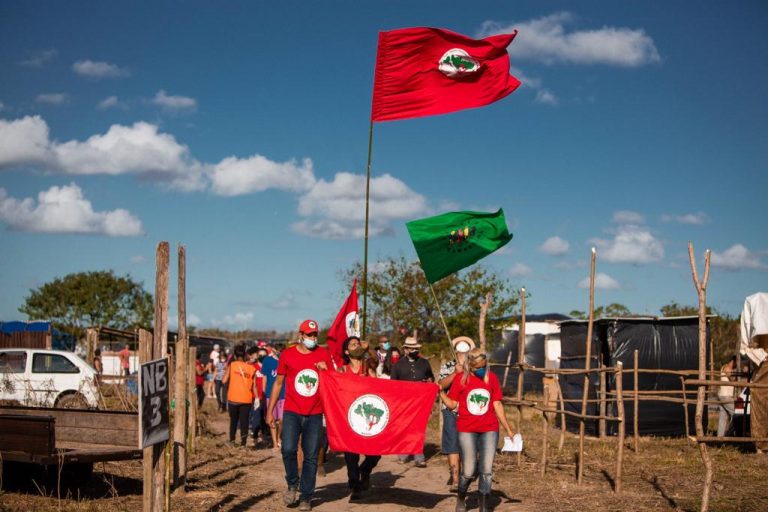 MST invade ou ocupa? Entenda como acontece a luta pela terra no Brasil