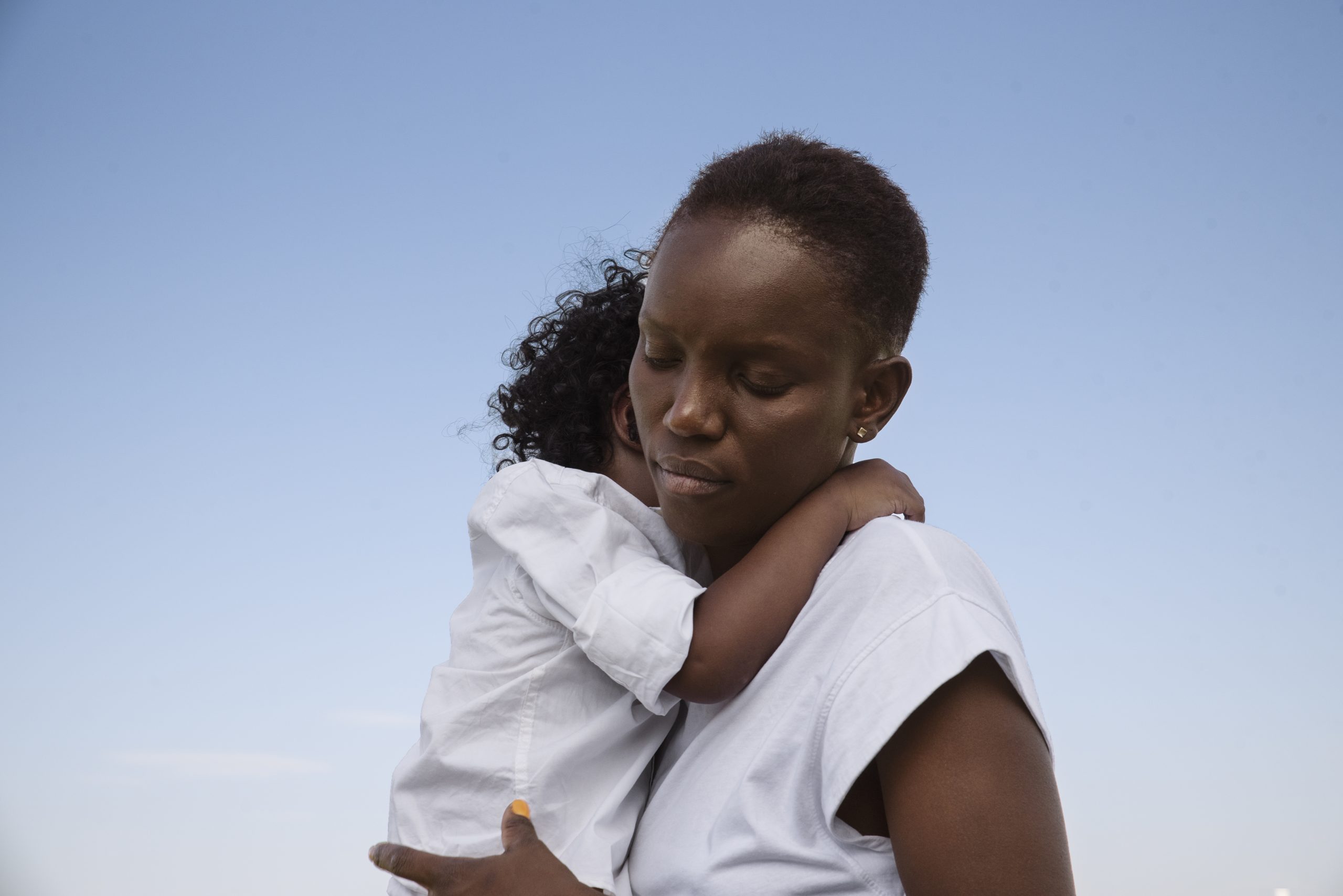 Aquelas que ficam: desafios da maternidade solo e atípica