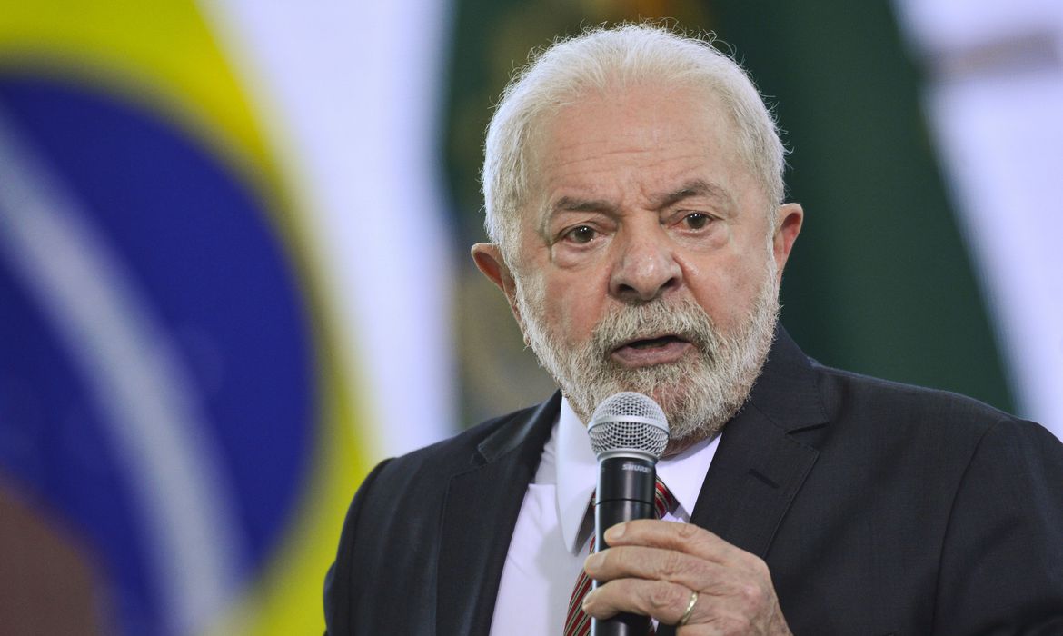 Lula rebate Bolsonaro e defende presunção de inocência após operação da Polícia Federal