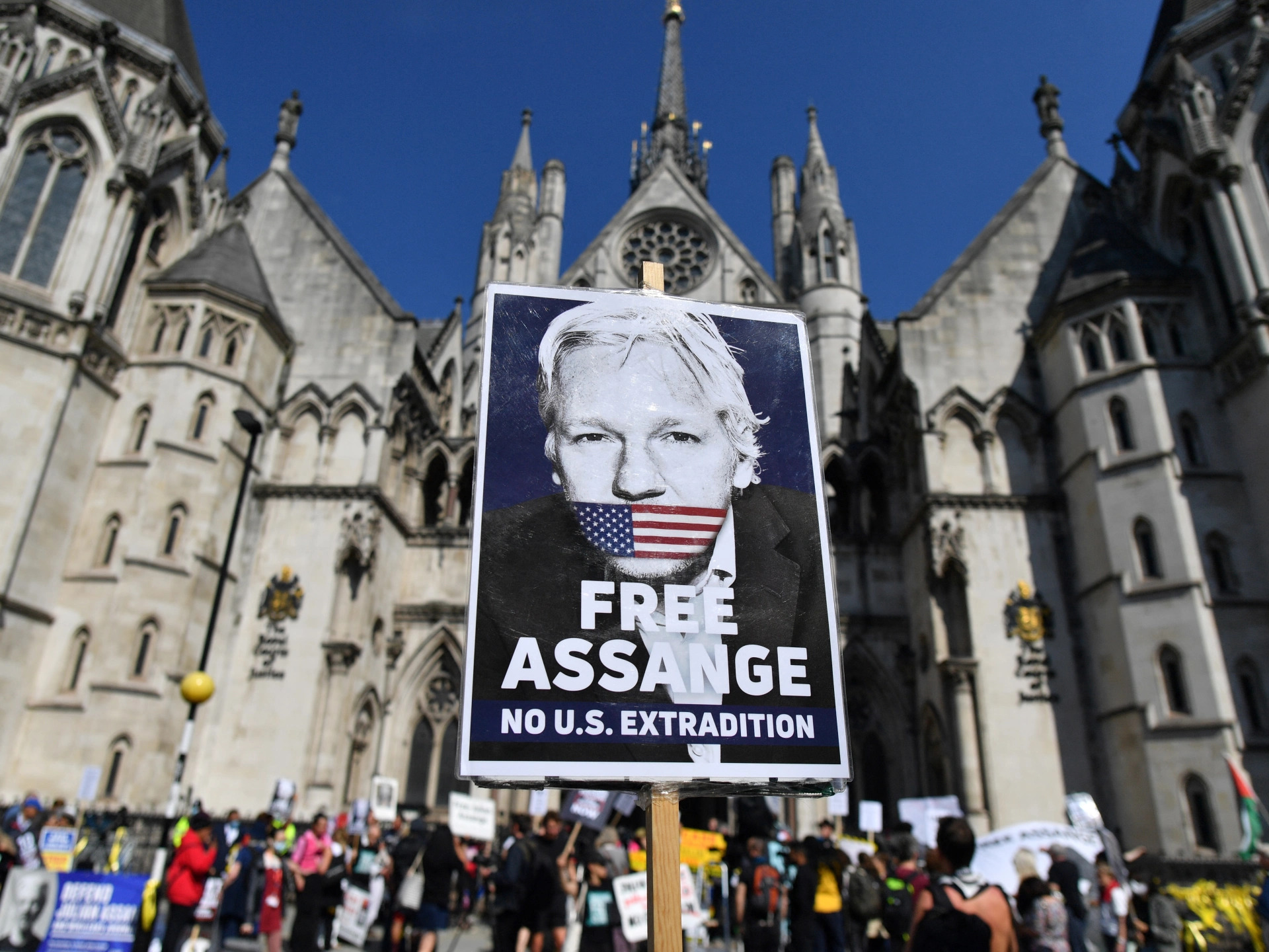 Batalha judicial sobre extradição de Assange chega a momento decisivo no Reino Unido