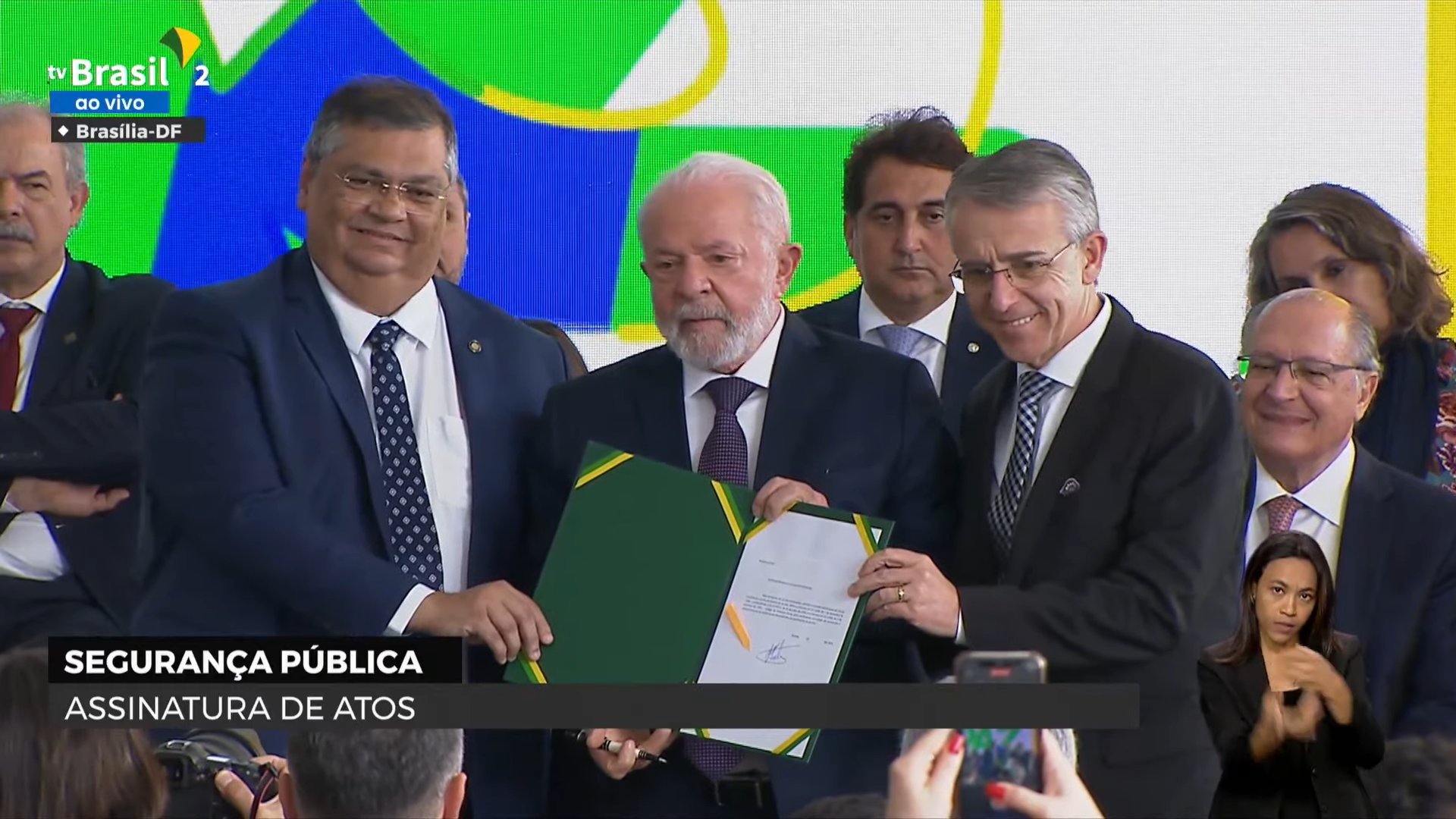 Decreto de Lula aumenta restrição a armas, reduz acesso a munições e obriga distância entre escolas e clubes de tiros