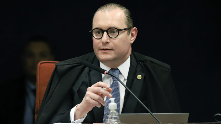 Ministro Cristiano Zanin vota contra o marco temporal