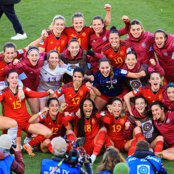 Espanha vence Holanda na prorrogação e avança para a semi pela primeira vez