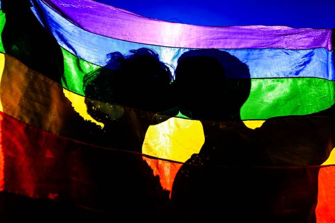 Artistas e parlamentares lançam campanha contra PL que acaba com o casamento homoafetivo