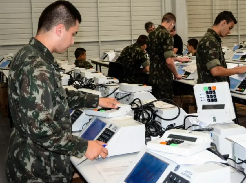 TSE exclui Forças Armadas do grupo de fiscalização das eleições