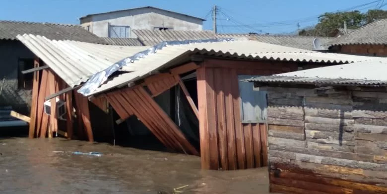 Guaíba atinge maior nível desde 1916 em enchente histórica de Porto Alegre