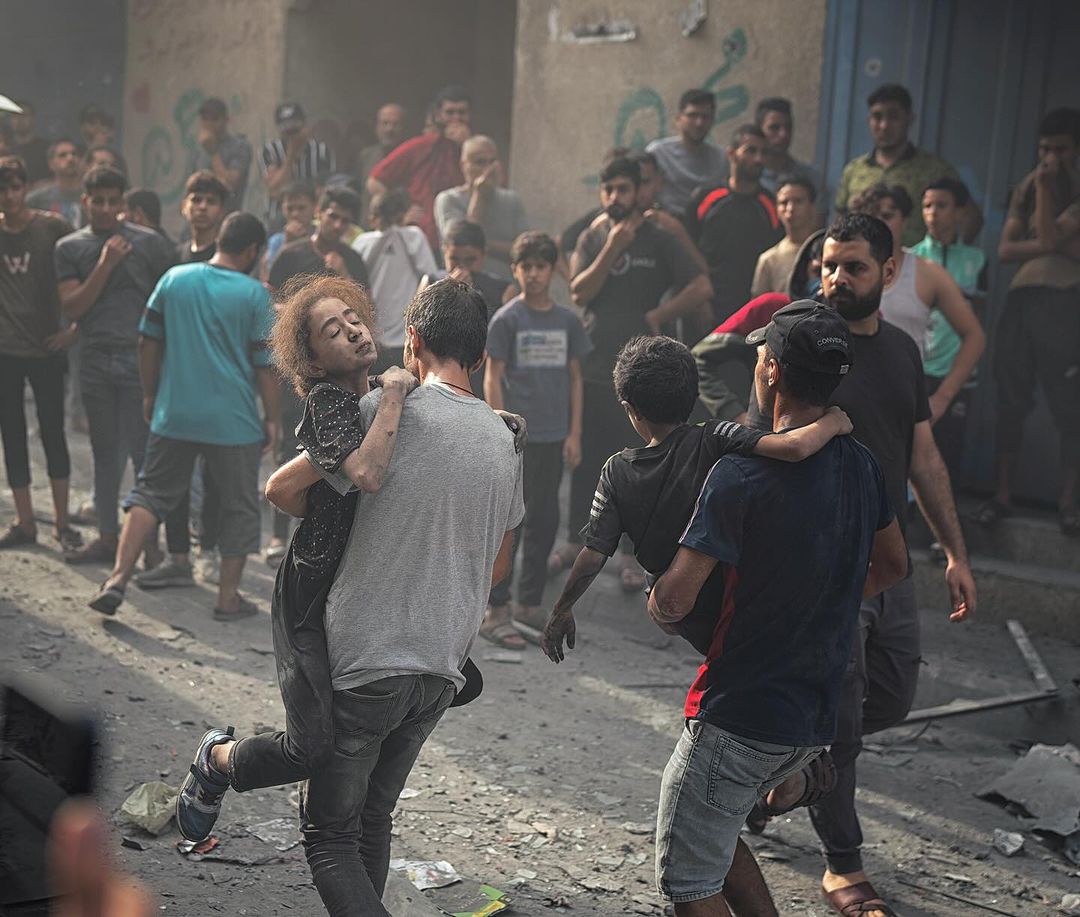ONU aprova cessar-fogo, Israel ignora e bombardeios matam 300 crianças palestinas em 24 horas