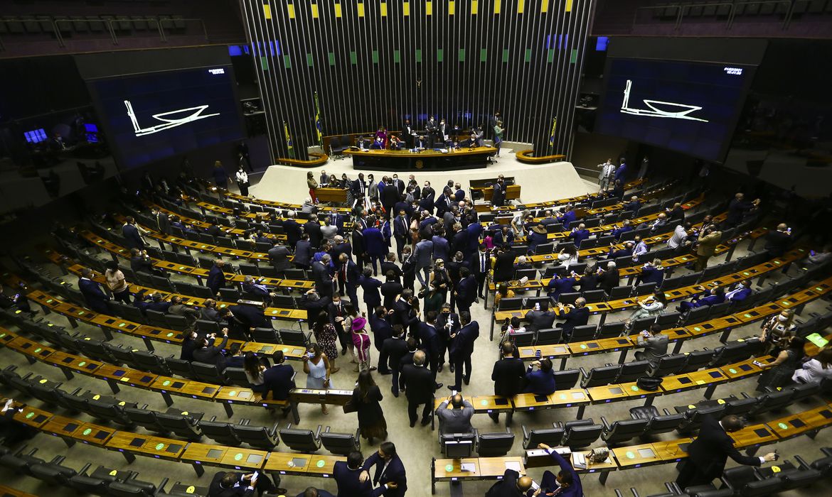 Câmara aprova urgência da Lei Paulo Gustavo, e incentivos culturais garantidos até 2024