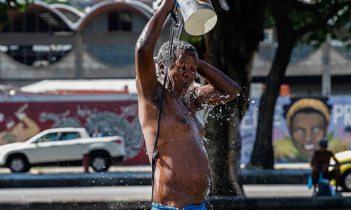 Clima: sensação térmica ultrapassa os 55ºC no Rio, Santa Catarina tem enchente e Amazonas enfrenta seca