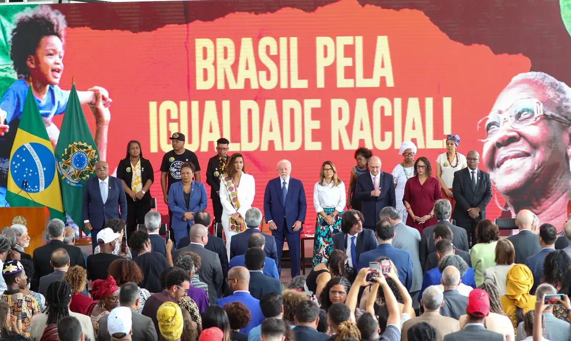 Igualdade racial: Lula lança novo pacote ações; 5 terras quilombolas são tituladas