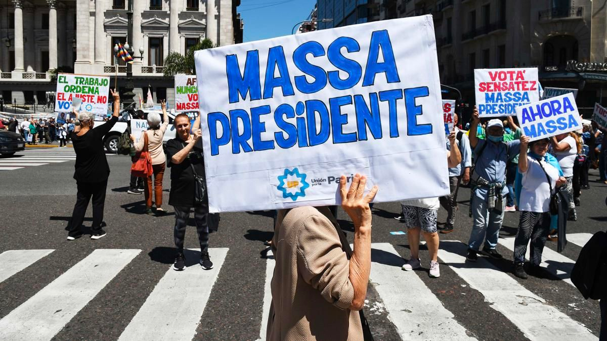 Na Argentina, manifestações espontâneas tomam as ruas e as redes em apoio a Sergio Massa