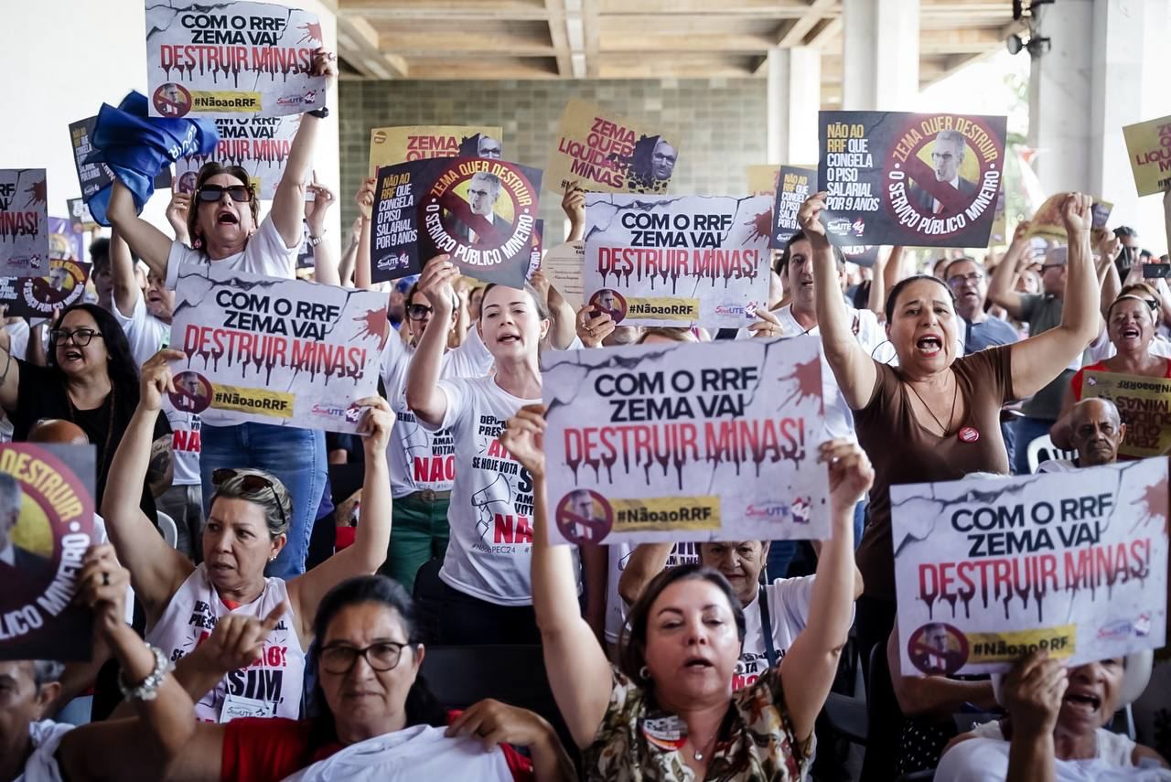 Educadores de Minas Gerais fazem greve de 48h contra a adesão do estado ao RRF
