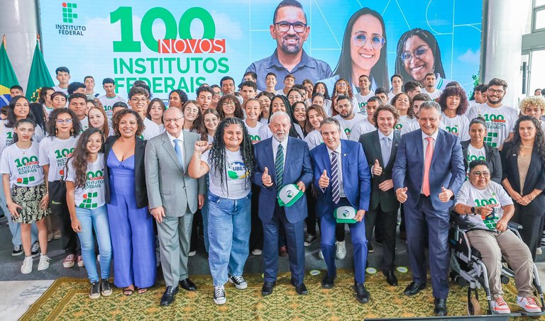 Governo Federal anuncia criação de 100 novos Institutos Federais, com 140 mil vagas em cursos