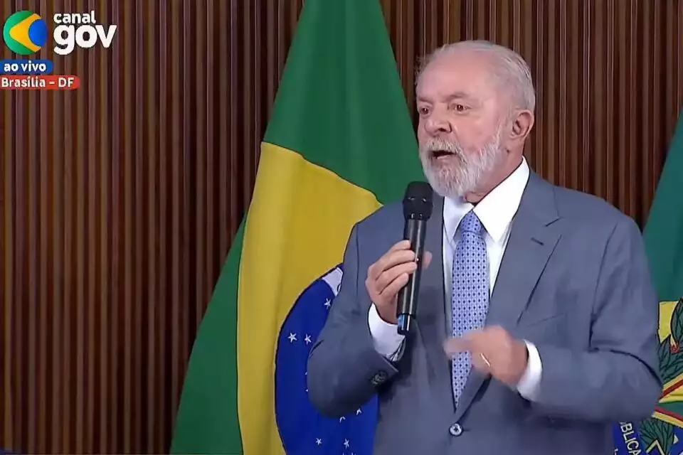 Religião não pode ser usada como instrumento político, diz Lula