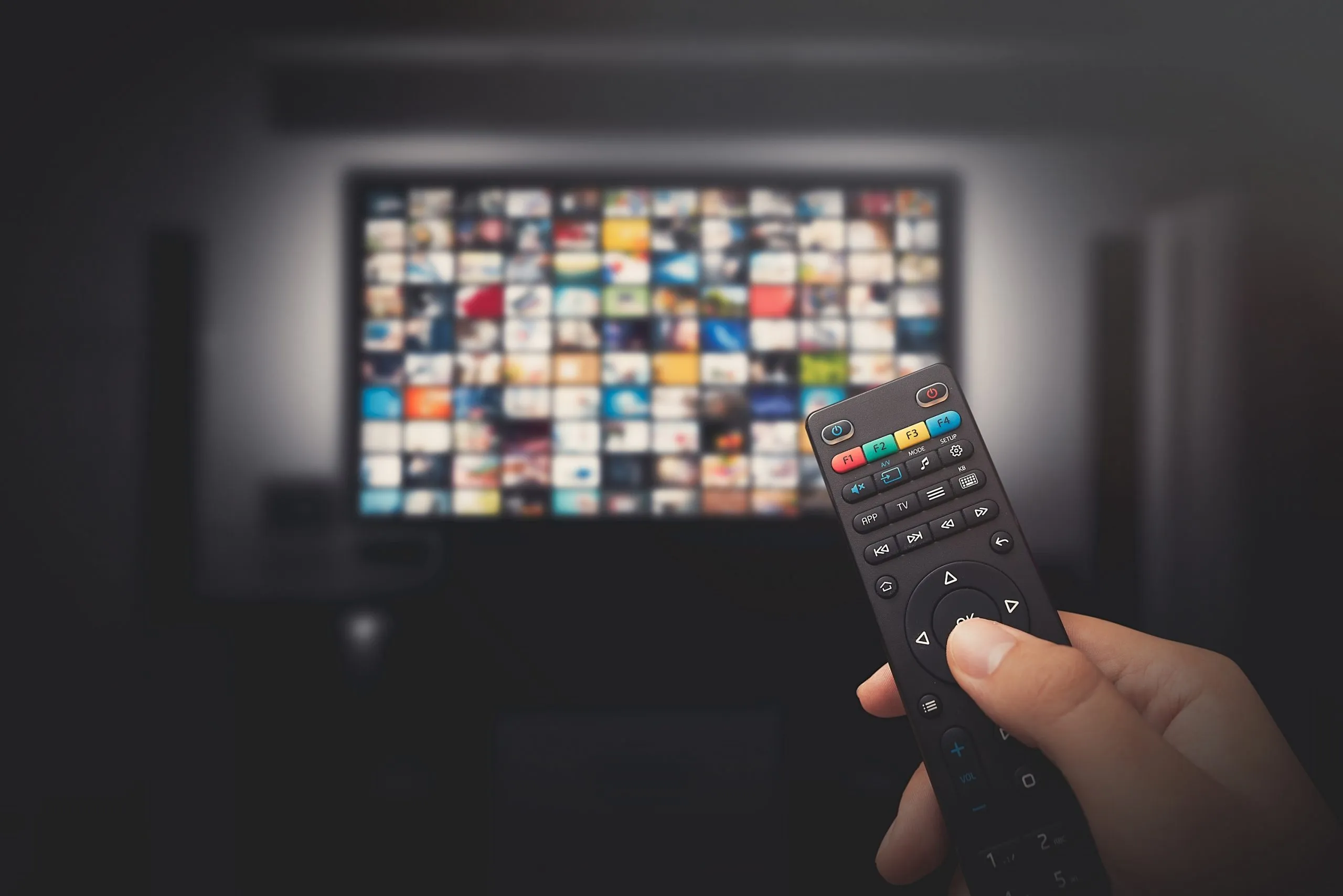TV com uma plataforma de streaming em sua tela