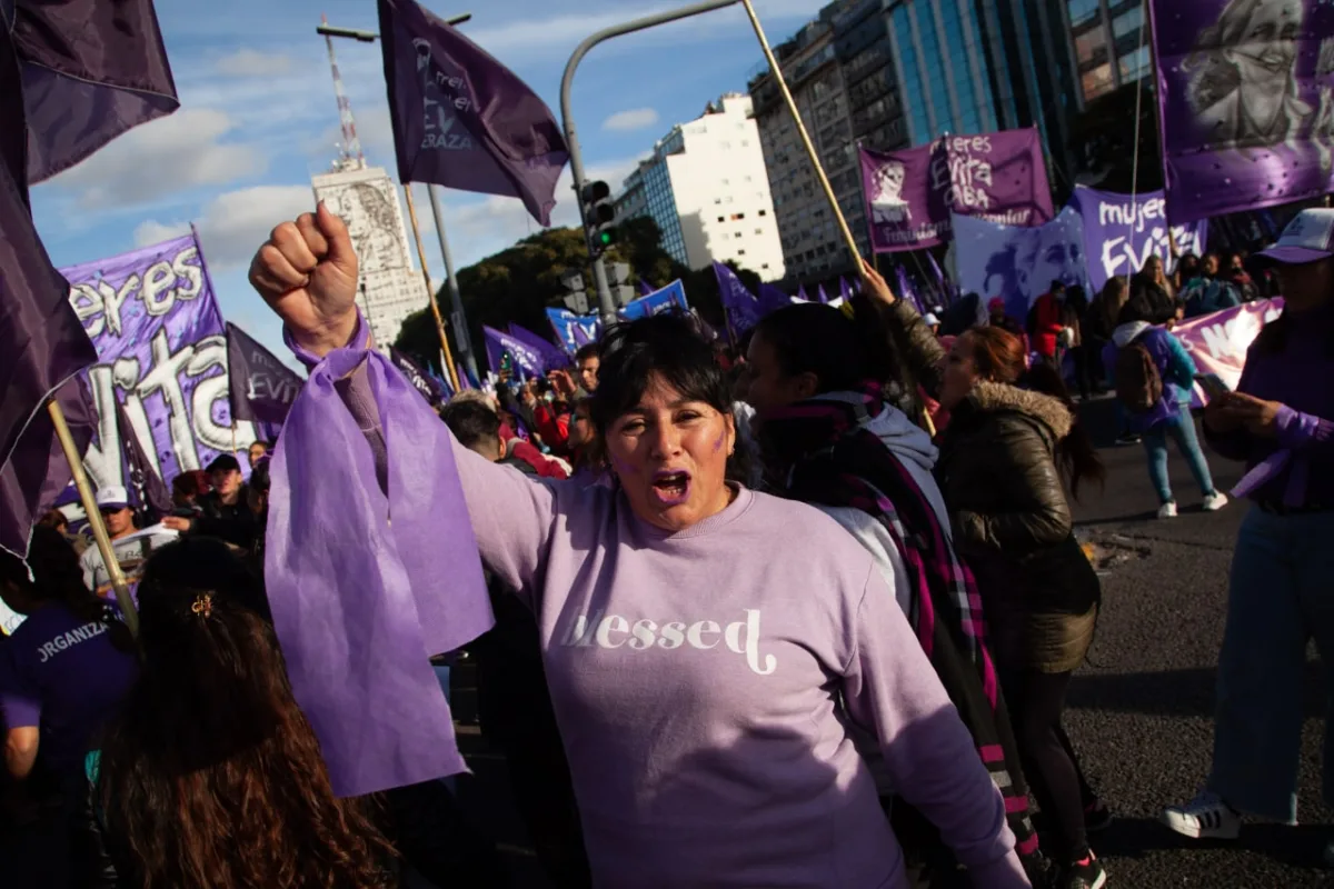 O manual da extrema direita para atacar as feministas na América Latina