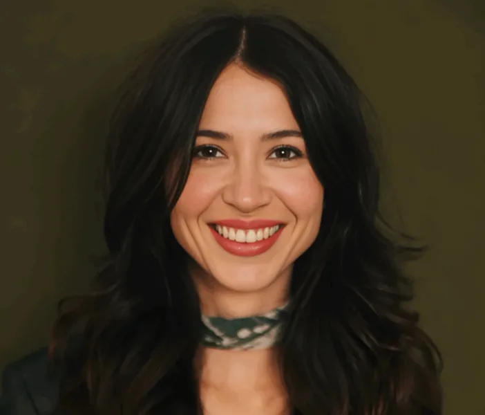 Conheça Amanda Grimaldi, multiartista que transita entre as telas e a música