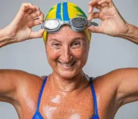 Fabienne Guttin, mulher master de 70 anos, nada 70km em 7 dias