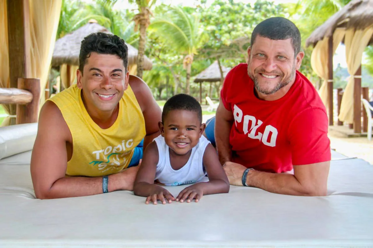 “Ser pai sempre foi meu sonho”: a história de Fioravante Cardoso e o poder das famílias LGBTQIAPN+