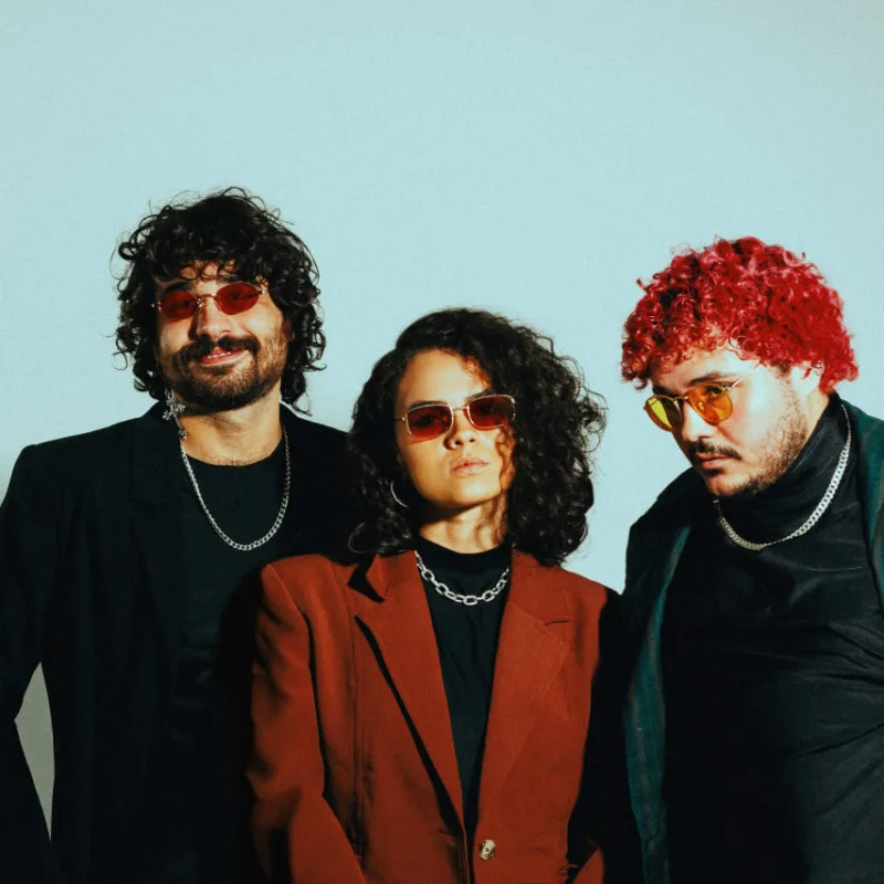 Emerald Hill encara o caos urbano em seu novo single “Dia de Cão”