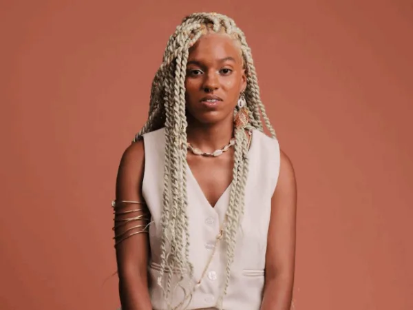 Camilla Monteiro prepara primeiro álbum da carreira e mira o pagode com discurso 