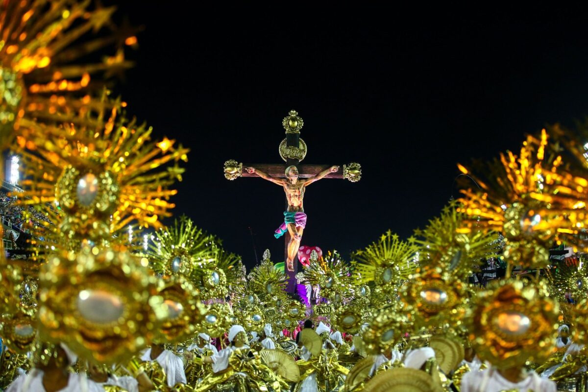 Carnavalizar o Congresso Nacional