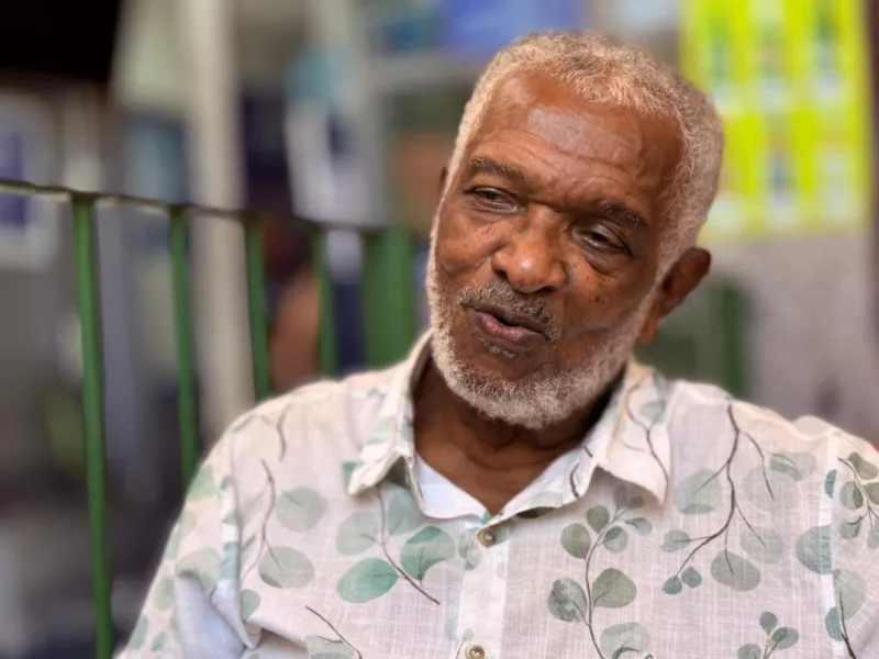 “O samba foi entrando na minha vida de mansinho”, diz Nelson Rufino aos 83 anos