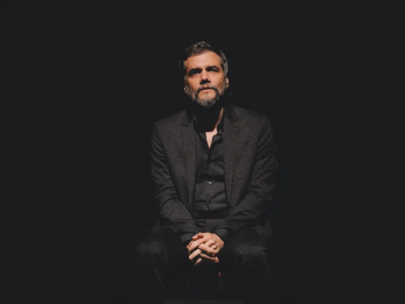 Peça de teatro com Wagner Moura estreia em Salvador nesta sexta-feira (3)