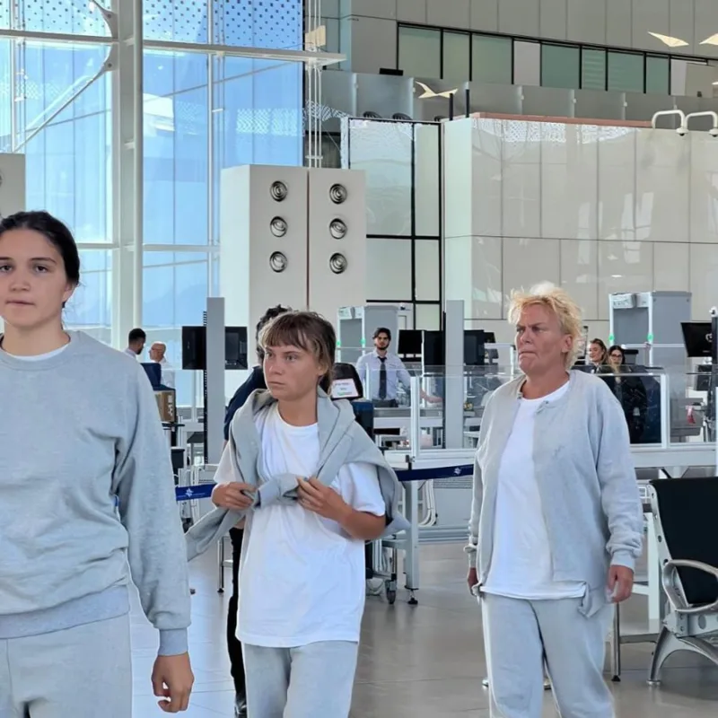 Israel deporta Greta Thunberg e outros 170 ativistas de flotilha de Gaza