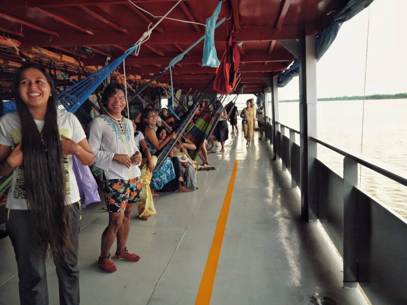 A flotilha indígena segue em viagem rumo a Manaus para levar suas reivindicações de justiça ambiental à COP30